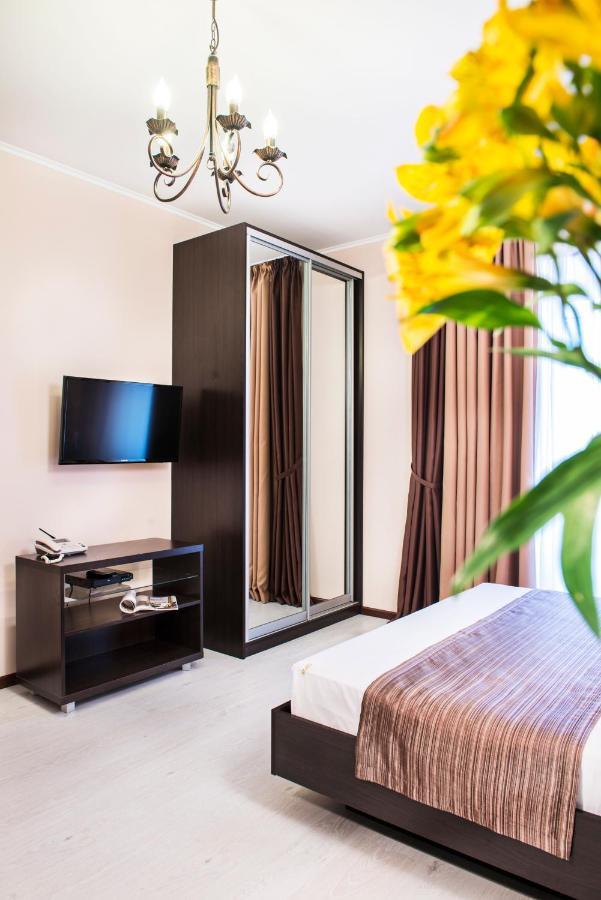 Status Apartments Kiev Esterno foto