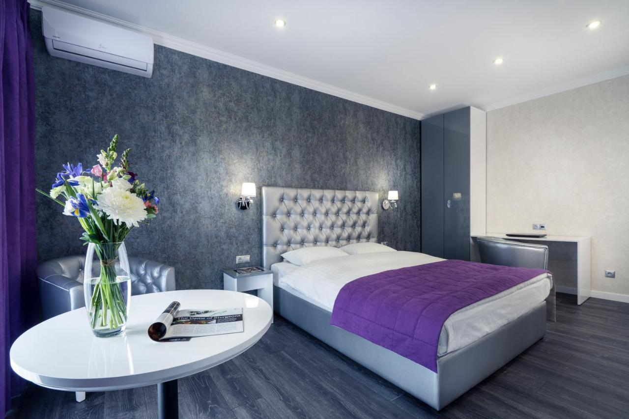 Status Apartments Kiev Esterno foto